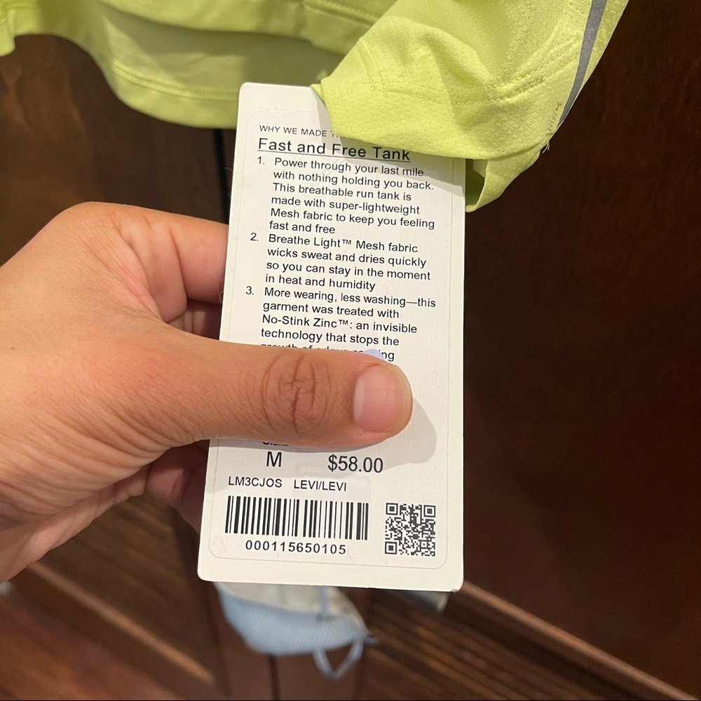 Neón green brand new lululemon tank size medium